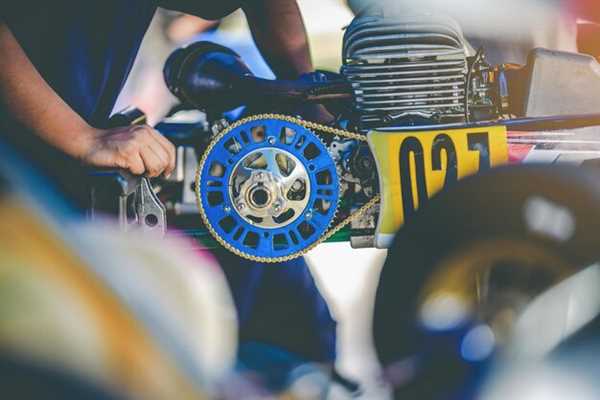 Analyzing the Trade-offs Between Engine Size and Fuel Efficiency in Motorsport